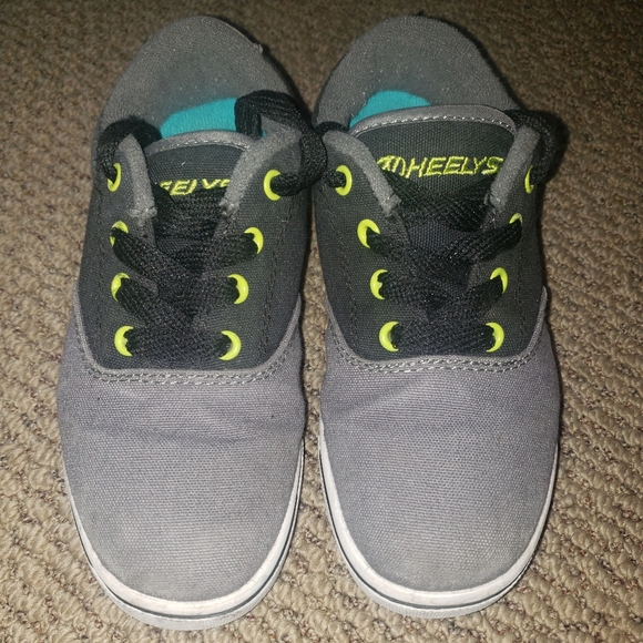boys heelys size 1
